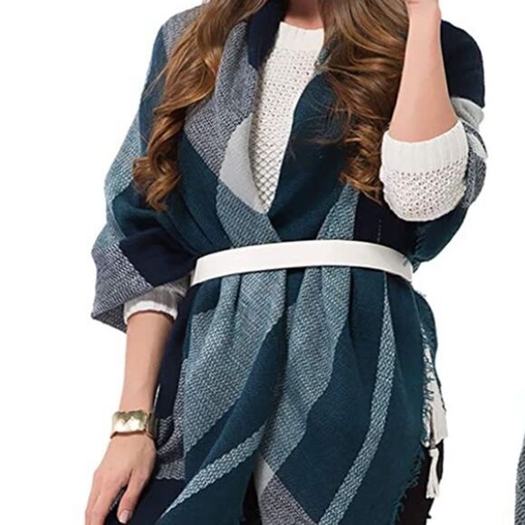 Plaid Scarf   - Picture 5 of 5